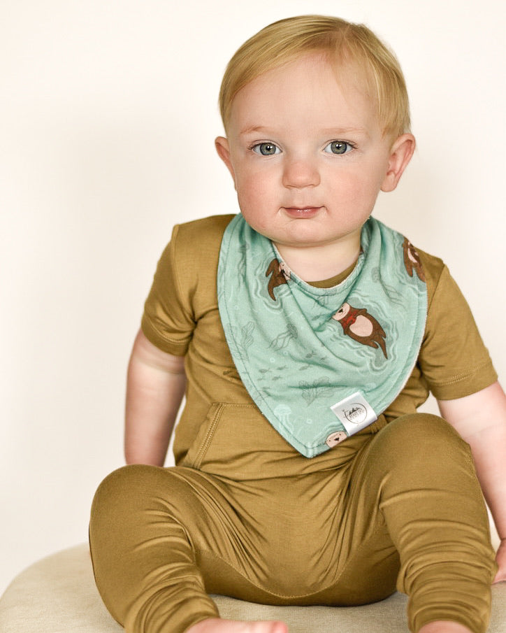Bib in Otters | Bamboo Viscose