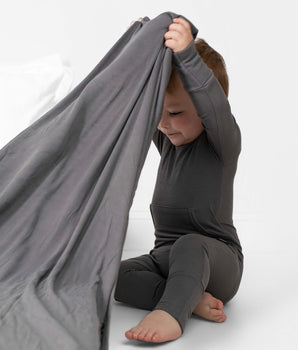 Blanket in Ribbed Stormy