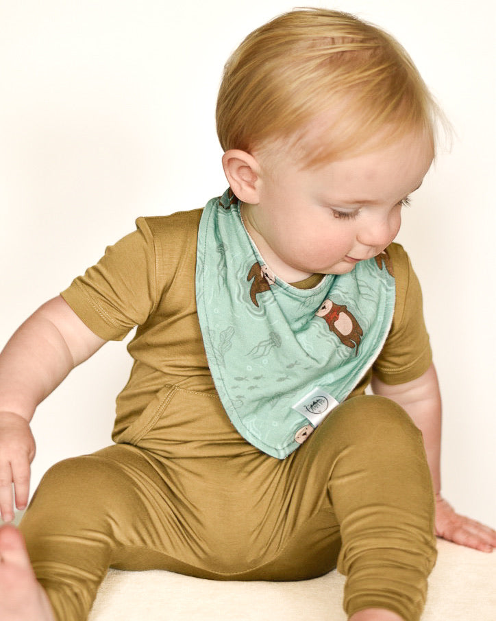 Bib in Otters | Bamboo Viscose